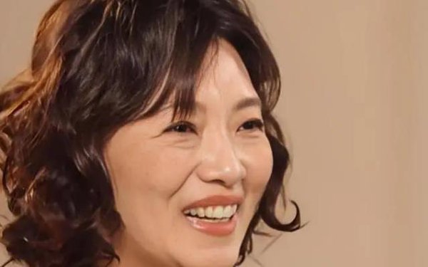 永华证券 演技炸裂却从不炒作，她默默拍戏20年，家庭幸福让人羡慕